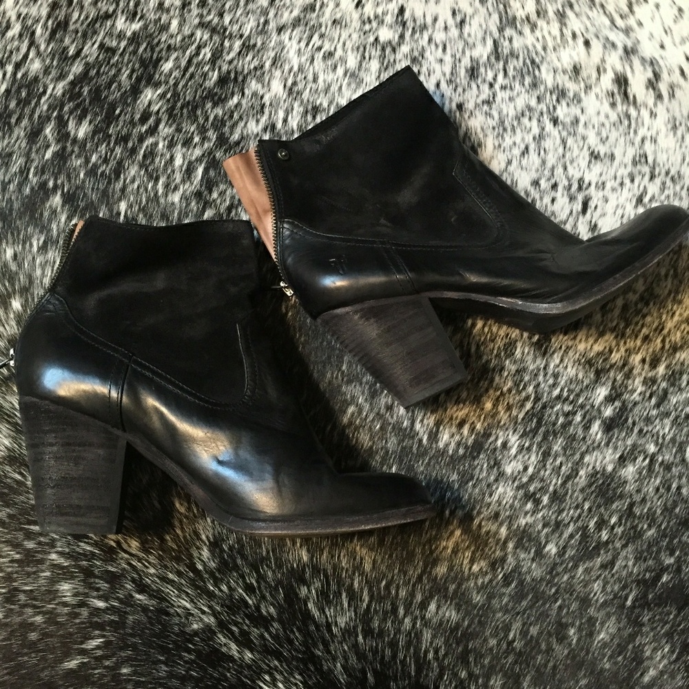 Leather and suede Frye ankle boots 10M